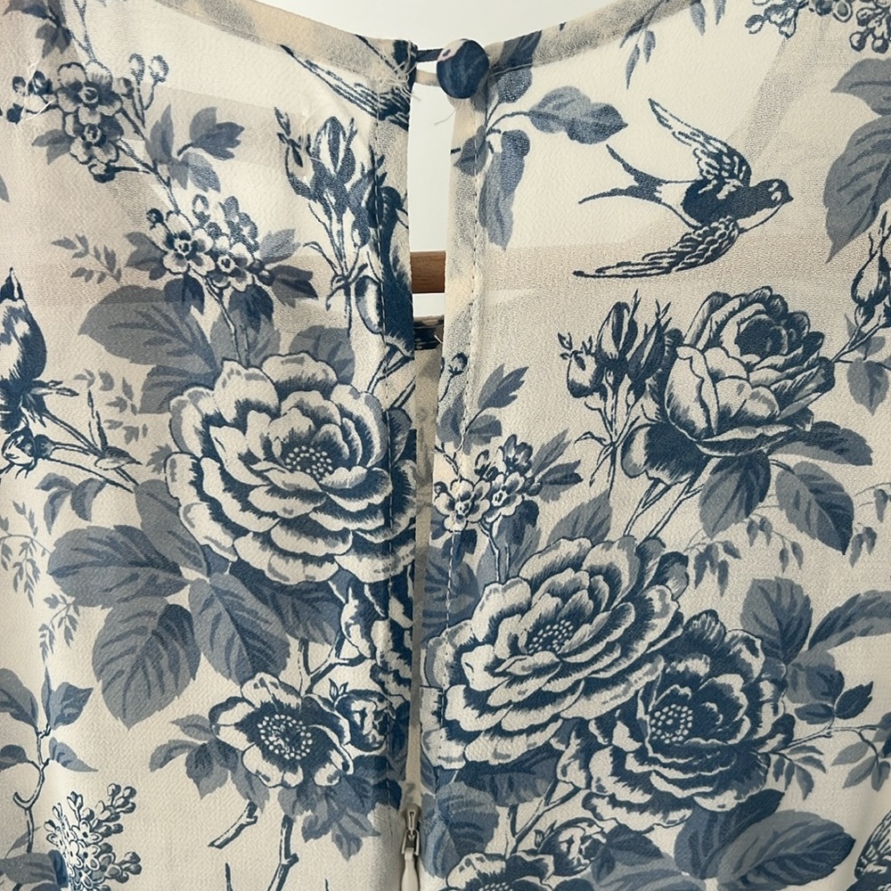 Reformation Carolena Dress in Pompadour, Blue and White Floral Long Sleeve - Picture 10 of 14